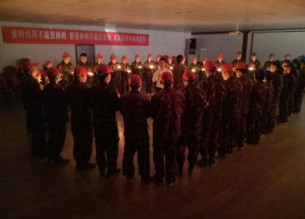 賦安防火門參加拓展訓練